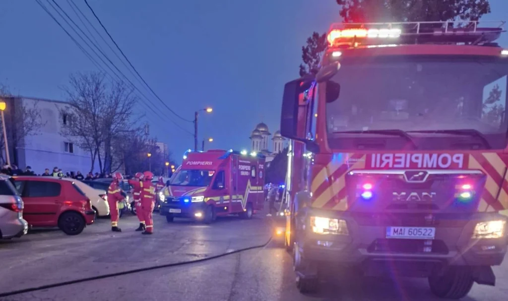 Pompierii au anunțat cauza incendiului din blocul de la Constanța