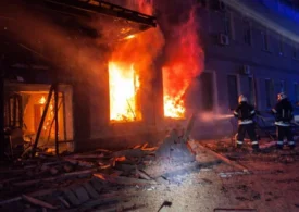 Ziua 1519 Bloc din Rusia, dărâmat de drone. Incendii în portul Odesa (Foto & Video). Kievul a cerut Turciei o întâlnire Zelenski – Putin. Azi se redeschide Drujba