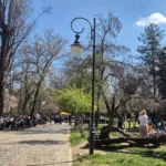 Vremea se strică în minivacanța de 1 Mai: vin frigul și ploile, contrar prognozei inițiale