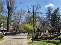 Vremea se strică în minivacanța de 1 Mai: vin frigul și ploile, contrar prognozei inițiale