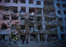 <span style="color:#990000;">Ziua 1515</span> Ucraina a lovit un depozit de petrol și o rafinărie în Rusia. Le-a distrus și un lansator de rachete. Soldați ruși ținuți fără apă și mâncare