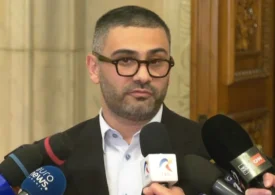 Florin Manole: &Icirc;n acest moment, așteptăm ca premierul Bolojan să aibă o reacție rațională, prin care să facă un pas &icirc;n spate, nu mai există o majoritate care să &icirc;l susțină / Și eu și toți ceilalți colegi miniștri răm&acirc;nem fermi &icirc;n legătură cu demisia