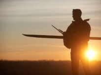 Ziua 1506 Putin anunță un scurt armistițiu pe timpul Paștelui ortodox. Ucrainenii lovesc o stație petrolieră în Krasnodar. Dronele ucid ruși cu nemiluita