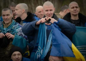 <span style="color:#990000;">Ziua 1508</span> Armistițiul de Paște a intrat în vigoare. A fost precedat de atacuri mortale. Schimbi de prizonieri, unii aflați în captivitate din 2022