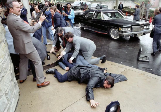 Trump, evacuat de la același hotel unde Ronald Reagan a fost împușcat în 1981