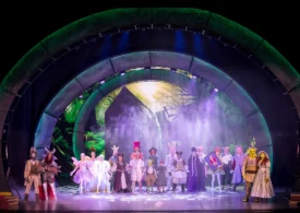 De pe Broadway la București, Shrek Musicalul revine pe scena ONB de Ziua Copilului. Horia Brenciu, în rolul căpcăunului simpatic