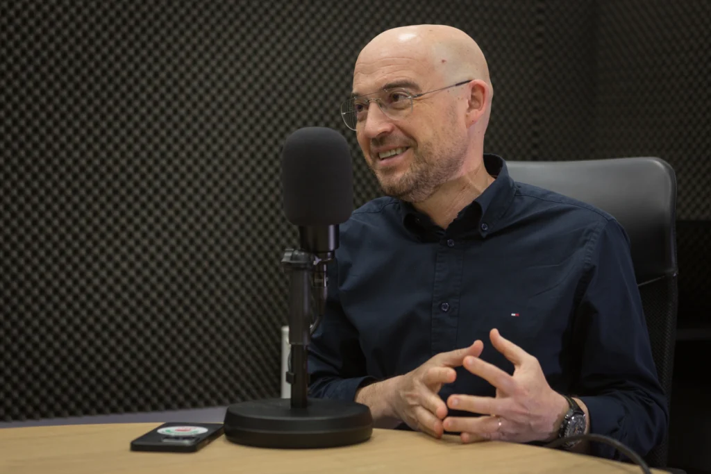 Adi Florea, fondator SoNexy, la Digital Shift: Cum devine învățarea sexy? Am creat rețeaua socială care nu te lasă mai prost, la sfârșitul sesiunii