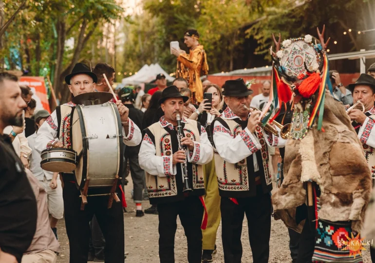 Trei zile de muzică, dans și apusuri pe Lacul Tei: Balkanik Festival revine între 28-30 august