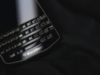 BlackBerry nu a murit, s-a reinventat. Iar oamenii nu-și dau seama că îl folosesc în fiecare zi