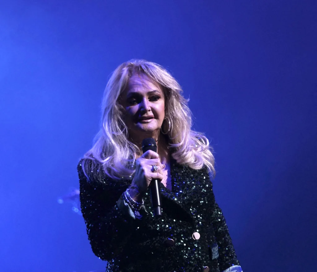 Cântăreața Bonnie Tyler a fost plasată în comă indusă