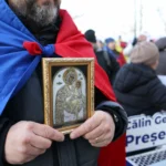 RISE Project: Altarul politic – cum sunt mobilizați prin rugăciune susținătorii lui Călin Georgescu