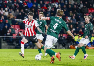 Contribuție importantă a lui Dennis Man în marele derbi dintre Ajax și PSV, terminat dramatic
