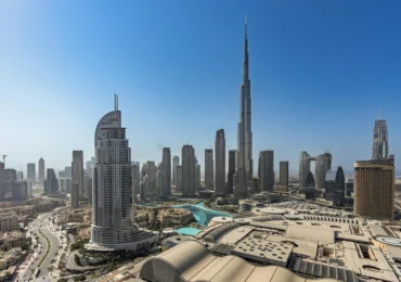 Emiratele Arabe interceptează rachete lansate din Iran. Alertă de raid aerian la Dubai