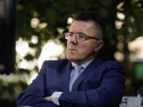 AUR cere din nou anticipate după Congresul PNL: „Războiul dintre userizarea PNL și nicușorizarea PSD nu e al nostru”
