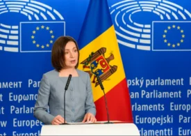 Maia Sandu, decorată cu Ordinul European de Merit la Strasbourg. Printre laureați: Merkel, Zelenski și Bono de la U2