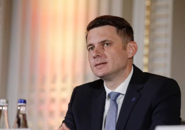 Senatul merge la CCR pe ordonanța SAFE: Mircea Abrudean, mandatat să sesizeze Curtea Constituțională