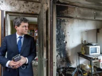 Nicușor Dan a vizitat apartamentul distrus de drona Kremlinului care a explodat pe blocul de locuințe din Galați