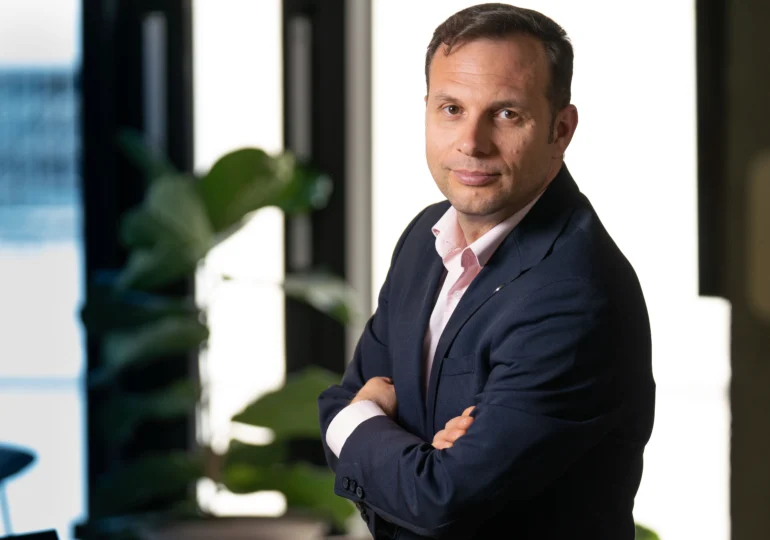 Când antreprenoriatul și cercetarea merg mână în mână, rezultatele sunt de milioane de euro. Oliviu Matei, Holisun: Pentru prima dată, tinerii se întreabă cu adevărat în ce direcție să meargă