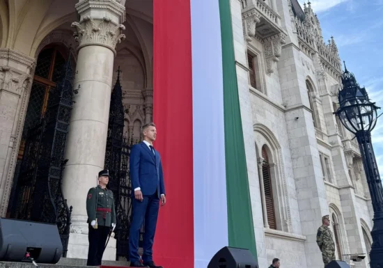 Ungaria are de azi un nou premier. Viktor Orban dispare, steagul UE reapare. Peter Magyar: Nu voi domni, îmi voi sluji țara (Foto&Video)