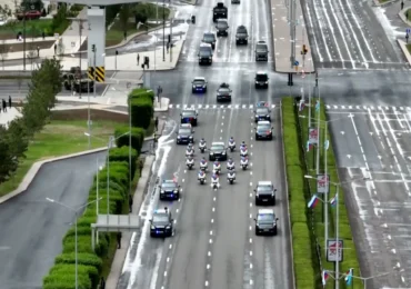 Putin a fost escortat în capitala Kazahstanului de un vehicul blindat cu mitralieră pe cabină (Video)