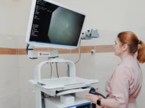 Salvați Copiii România răspunde apelului medicilor din Chișinău și dotează Institutul Mamei și Copilului cu un sistem de videocolonoscopie pediatrică