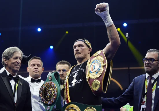 Lupta anului dintre Oleksandr Usyk și Rico Verhoeven s-a terminat cu un KO contestat (Video)