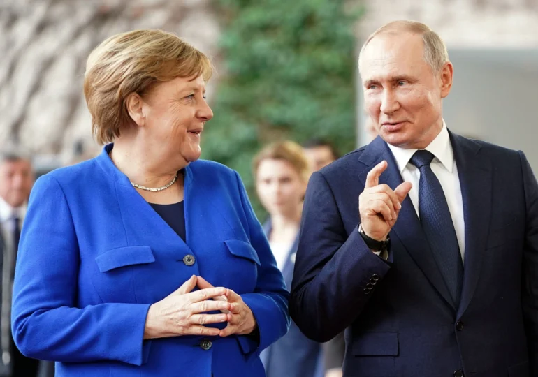 Angela Merkel sau Mario Draghi, „șoptitori” la urechile lui Putin în calculele UE