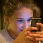 Ce au descoperit copiii care n-au trăit într-o lume fără smartphone-uri când au stat 3 săptămâni fără ele
