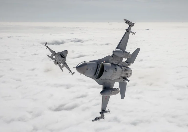 Un avion francez Rafale a doborât în Letonia o dronă care venea dinspre Rusia