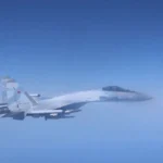 Momentul în care un avion rusesc se apropie la șase metri de o aeronavă britanică de supraveghere, deasupra Mării Negre (Video)