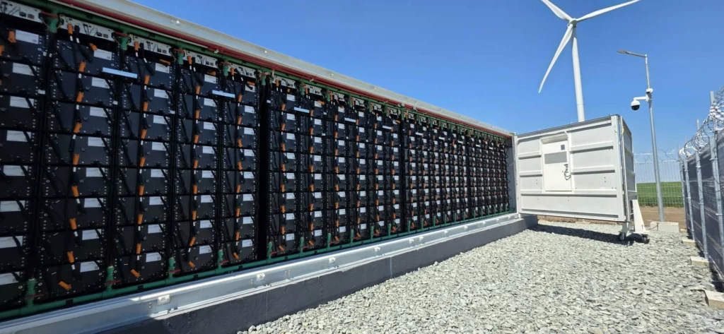 România plătește de aproape 7 ori mai mult pentru energia reimportată seara din Bulgaria decât a încasat pentru energia vândută bulgarilor la prânz