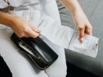Se lansează aplicația „iBon”, prin care românii pot verifica bonurile fiscale direct de pe telefon