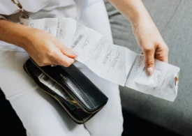 Se lansează aplicația „iBon”, prin care românii pot verifica bonurile fiscale direct de pe telefon