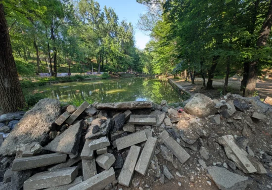 Modelul vraiște. Parcul din București cu două proiecte degeaba de reabilitare (Galerie foto)