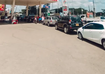 Polonia e invadată de șoferi din țările vecine care vin să facă plinul cu carburanți subvenționați