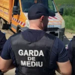 Razii de amploare la Sintești după o lună de urmărire cu drone: 136 de tone de deșeuri au fost confiscate (Video)