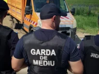 Razii de amploare la Sintești după o lună de urmărire cu drone: 136 de tone de deșeuri au fost confiscate (Video)