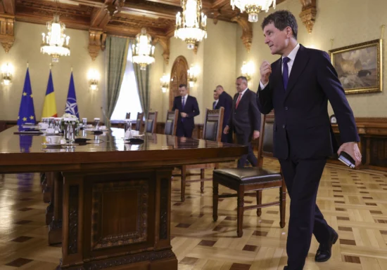 <span style="color:#990000;">LIVE</span> Consultări la Cotroceni. 2 condiții de la Grindeanu. Simion își asumă "scoaterea României din criză". Bolojan și Fritz nu s-au răzgândit. Kelemen Hunor vede o majoritate abia la a doua încercare (Foto&Video)