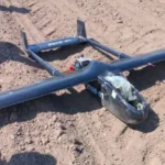 O dronă a fost găsită pe un câmp din Suceava, la 20-25 km de granița cu Ucraina. Autoritățile verifică proveniența aparatului