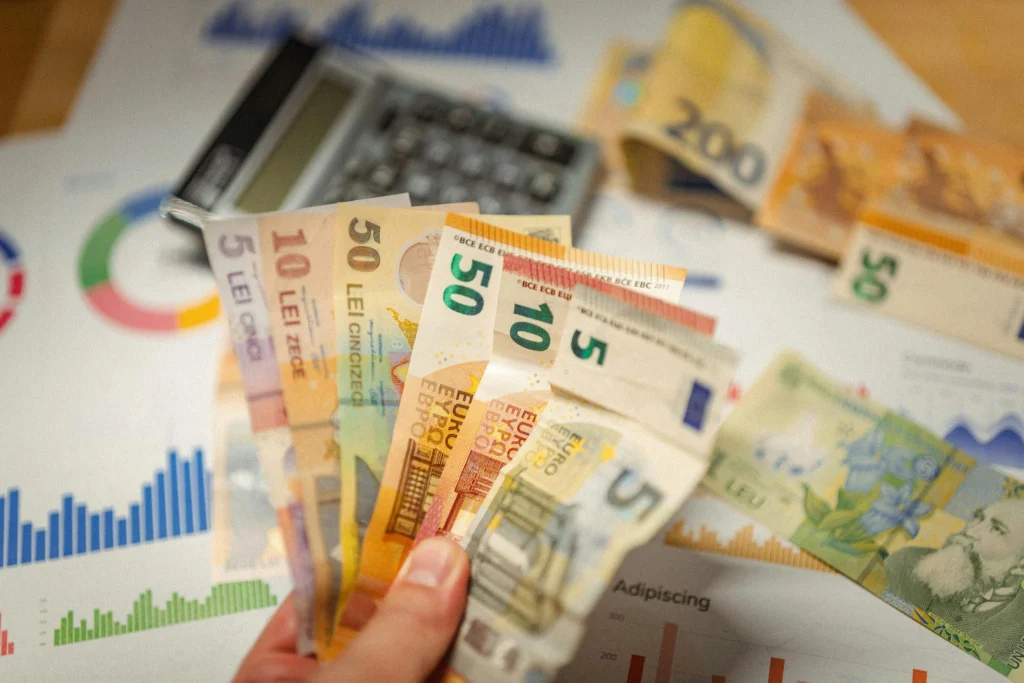 Românii din diaspora pot primi până la 200.000 de euro pentru afaceri în țară
