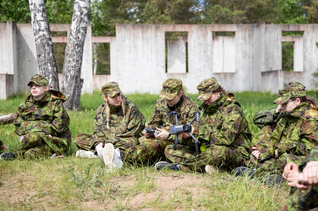 Țara NATO în care armata obligatorie pentru femei e inevitabilă