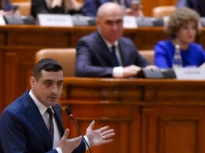 George Simion a îndemnat formațiunea extremistă AUR, pe care o conduce, să voteze alături de PSD demiterea guvernului proeuropean, ceea ce a îngrijorat partenerii strategici ai României din UE