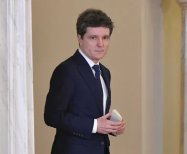 Paradoxul crizei politice: o situație care mulțumește pe toată lumea... deocamdată - Interviu video