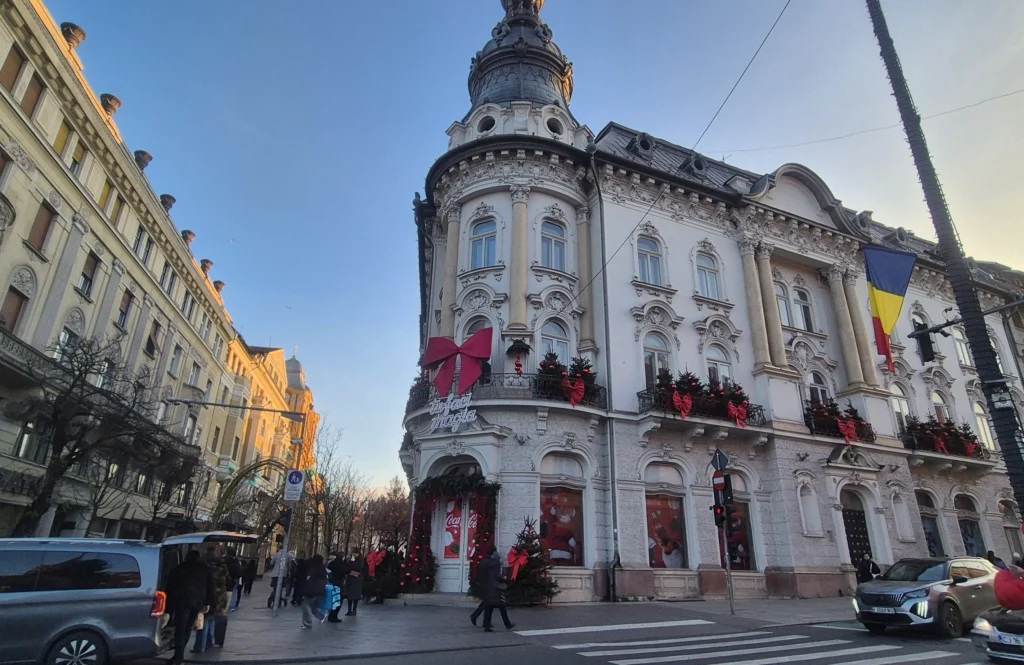 Frații Tate își caută casă la Cluj. Au pus ochii pe una dintre cele mai frumoase clădiri ale orașului