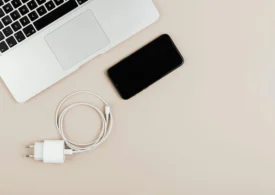 Bateria telefonului în 2026: Mai este sau nu un motiv de anxietate?