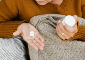 Ce vitamine sunt esențiale pentru alergii în 2026? 7 soluții naturale pentru confort respirator și echilibru zi de zi