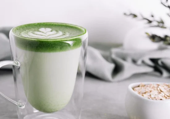 Matcha latte cu lapte vegetal - rețete pentru un gust rafinat