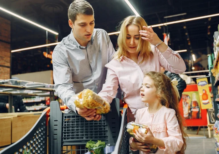 Diferențele dintre un congelator vertical și unul orizontal pentru magazine alimentare