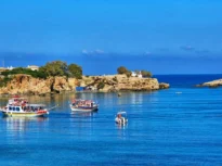 Insula din Grecia care se vinde la prețul unui apartament. E considerată o „bijuterie”