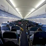 Două milioane de locuri au dispărut din avioane, după ce prețul combustibilului pentru aviație s-a dublat